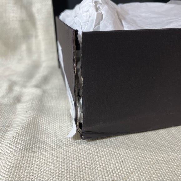 Freda Salvador Fisherman Midheel Sandal Silver NIB - Picture 9 of 9